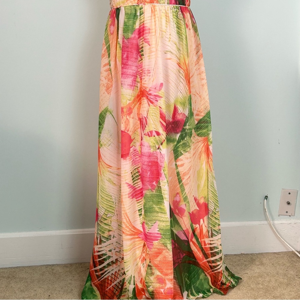 VENUS Tropical Print Maxi Dress - Picture 6 of 14